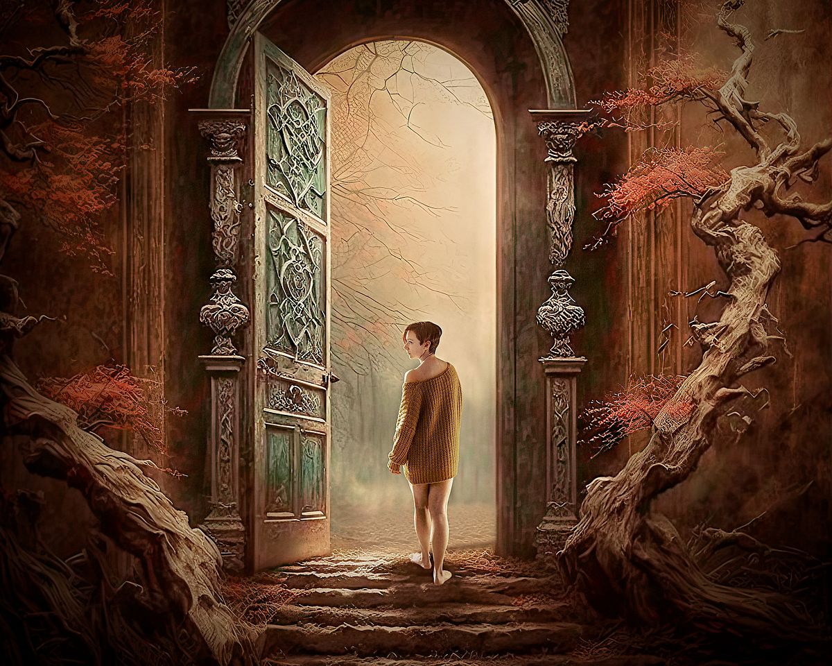 photo tarot femme montant un escalier, regardant en arri&egrave;re vers un monde sombre, lumi&egrave;re &agrave; travers une porte ouverte