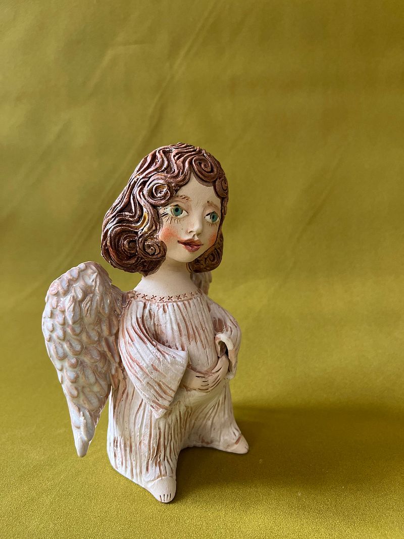 Singing Angel I. Tiny sculpture