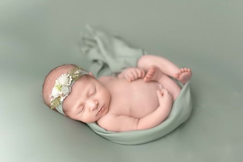 Tiny baby hands and face detail – Houston newborn session