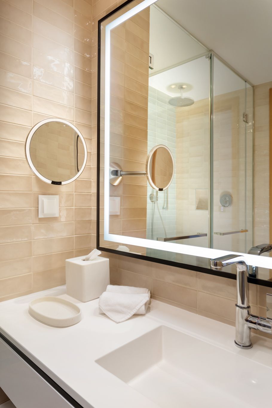 Hyatt Regency Lisboa Queen Bed Room Bathroom Detail