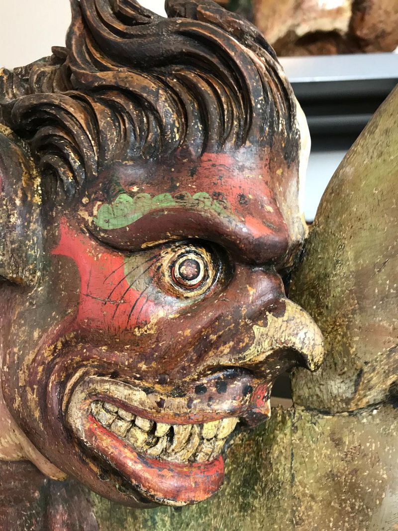 Gebrauchsanweisung der Falte. Zwischen Materie und Wort.