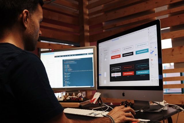 Best Website Builders for UI/UX Designers in 2025