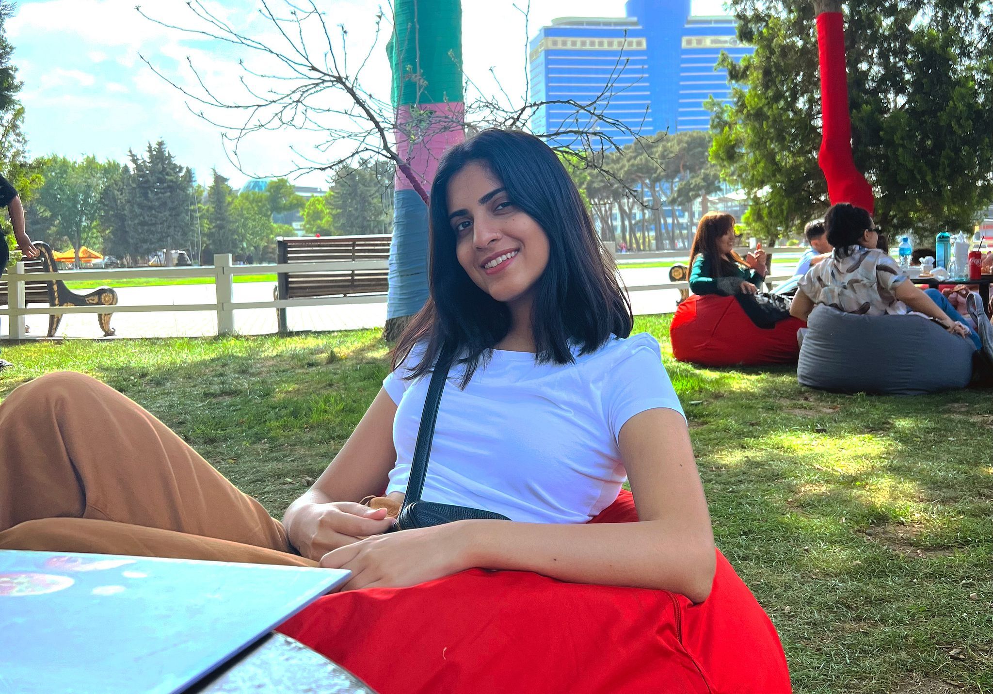 Hi, I'm Hira