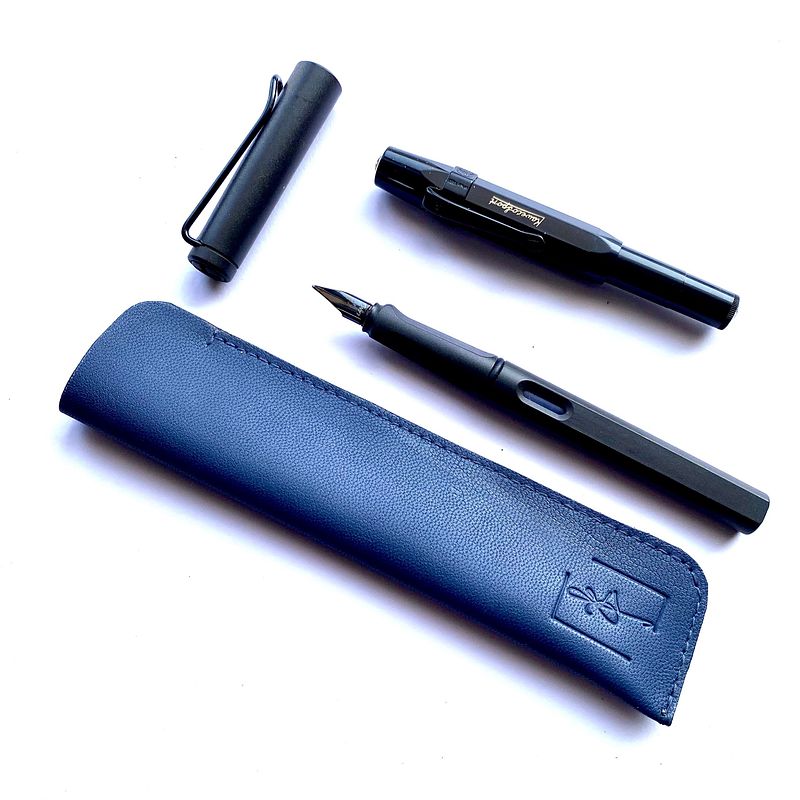 Skins : Classique Leather Pen Case