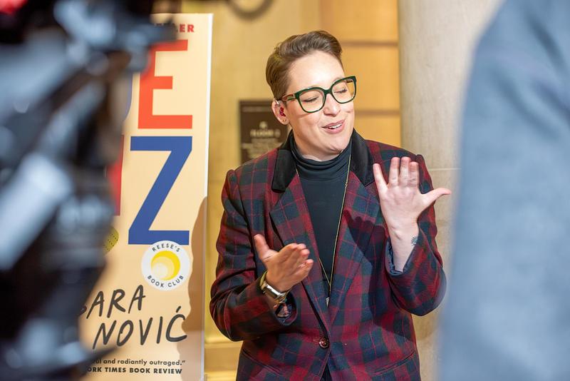 When a Message Moves the Room: Photographing Leadership and Communication Moments at Events