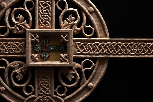 Detail picture of celtic knotwork carving on the reliquary for the True Cross