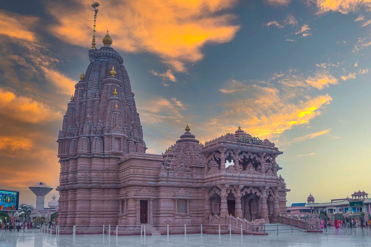 kirti tample, radha rani temple, sky, people, hindu religion