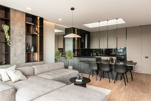 Open-plan kitchen featuring contemporary design elements &ndash; Scala project