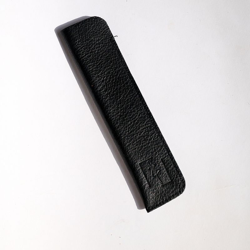 Skins : Classique Leather Pen Case