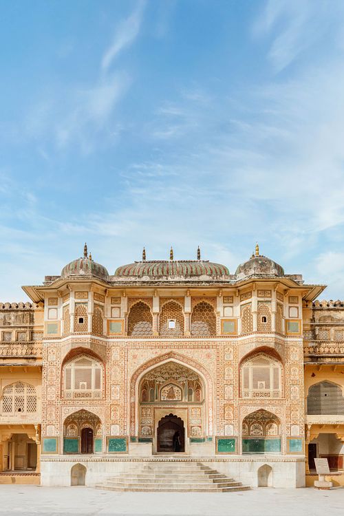 ARCHITECTURE & INTERIOR