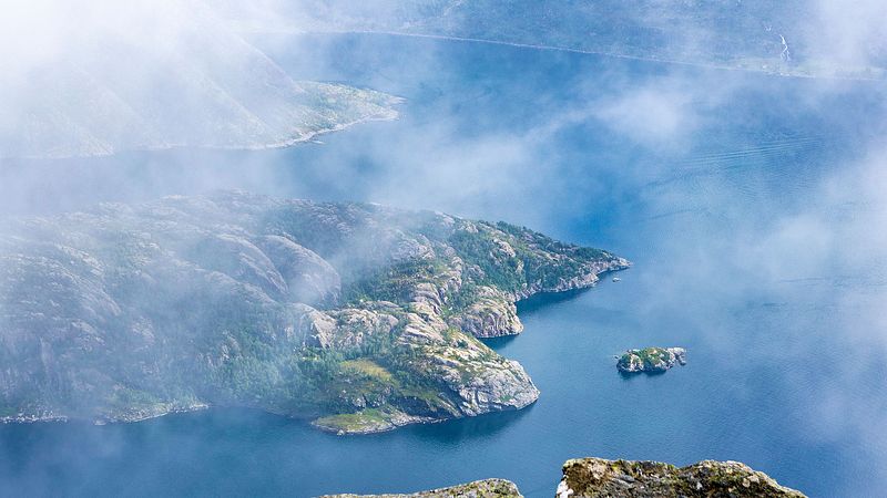 Ute mellom 12:15 og 14:00