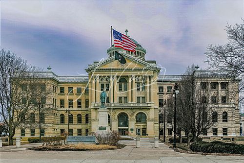 An image of the Lucas County courthouse in Toledo Ohio