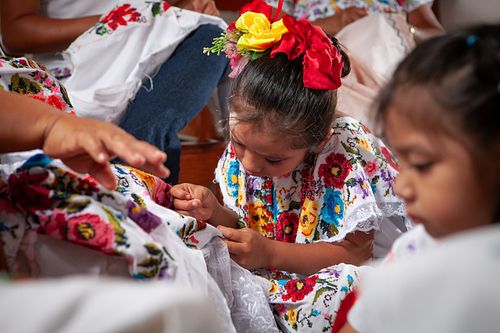 THE TRADITION OF EMBROIDERY IS SECURED - LA TRADICION DE BORDADO