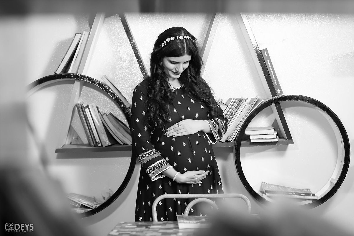 Pre pregnancy photography in theme studio in Gurgaon