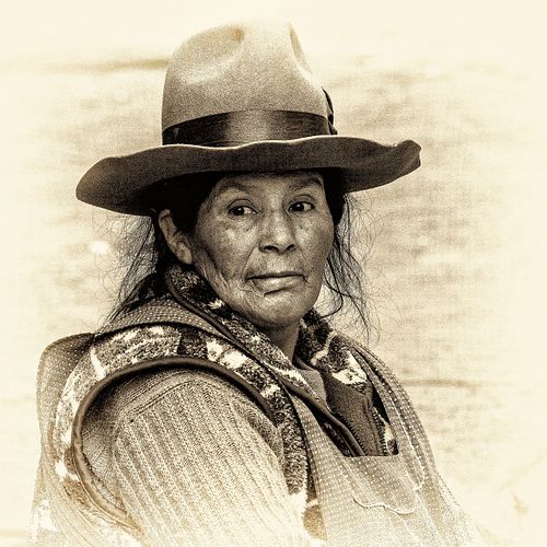 Portrait en sepia d'une femme du Pérou