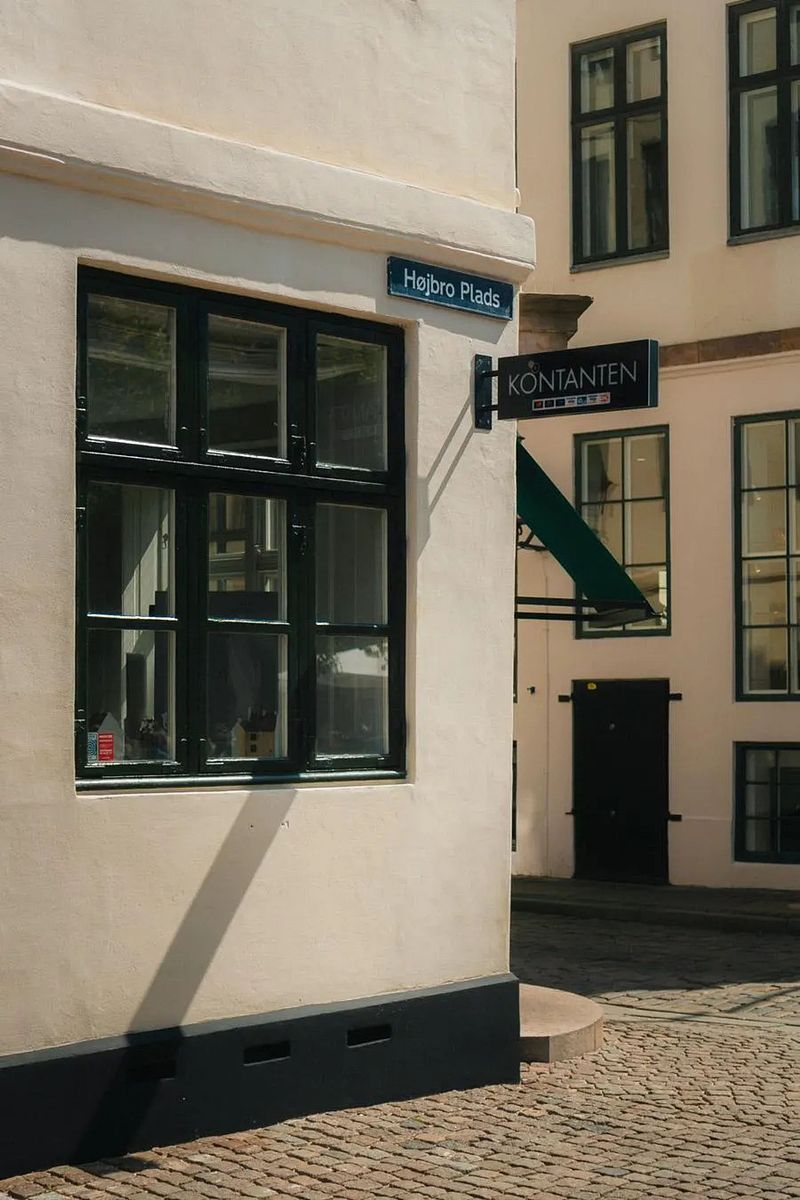 Dreamy Film Lightroom Preset – Soft & Sunny Aesthetic for a Retro Look