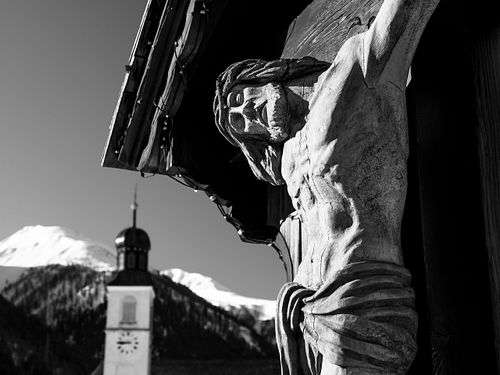 In Gluringen bei der Kirche