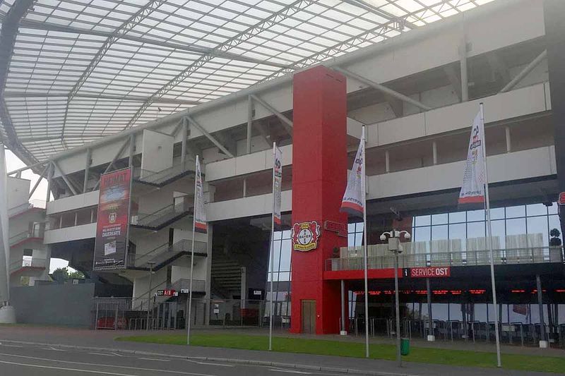 Bayer Leverkusen unterstützt Ibbenbürener Kickers: Trainingsmaterial und Netzwerkzugehörigkeit