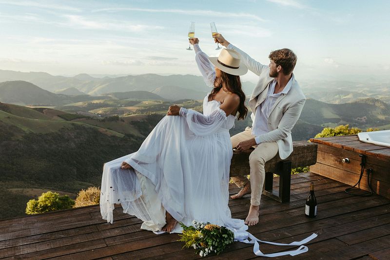 7 Must-Have Wedding Photos You&rsquo;ll Treasure Forever