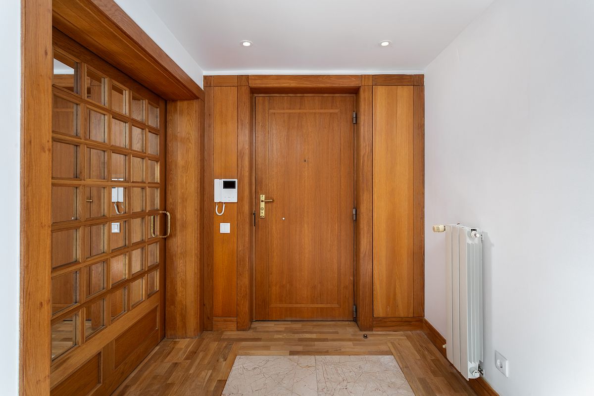 Fotografia imobili&aacute;ria de apartamento T4 no Belas Clube de Camp