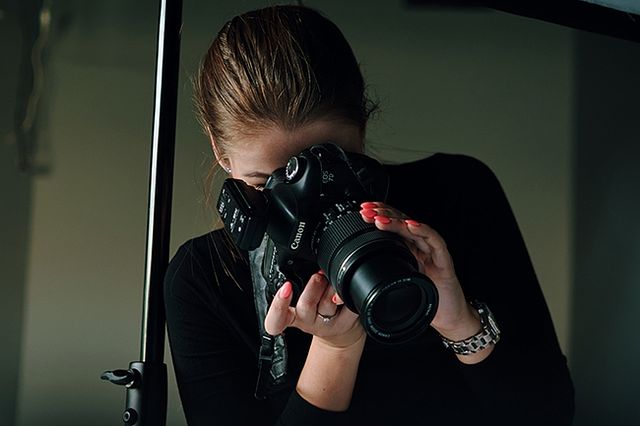 16 niezbędnych wskazówek fotograficznych dla początkujących (2025)