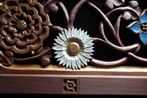 daisy carving finished and painted