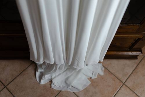 Bouquet romantico e dettagli eleganti matrimonio destination wedding Tenuta Santi Giacomo e Filippo