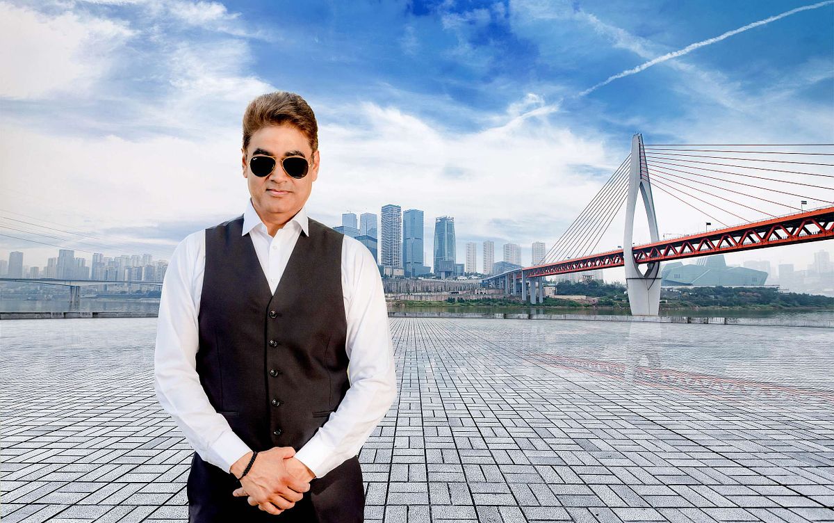 Professional headshot, portrait, and group photo for corporate and personal branding.