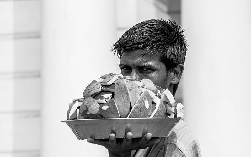 Shooting people while travel photography