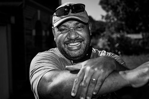 Migranten im HEKS-Garten