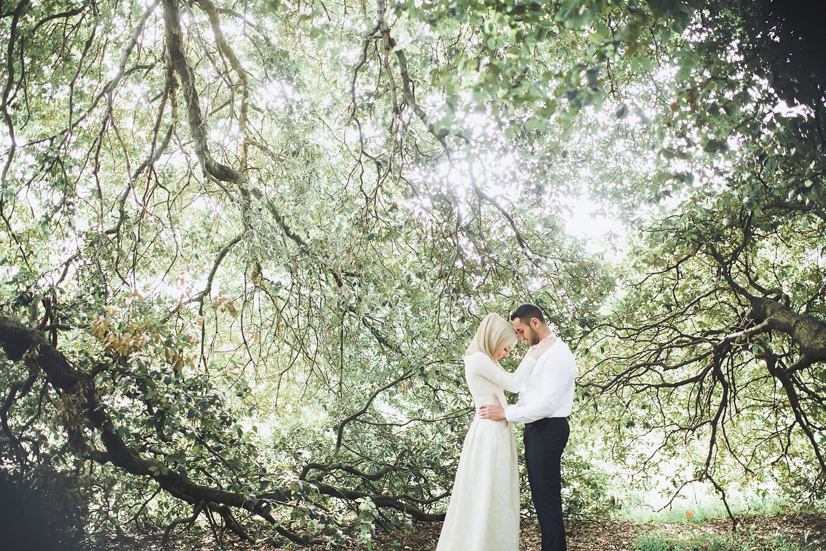 Beautiful light, beautiful couple in the lushy green at One More Shot Pond, Centennial Park