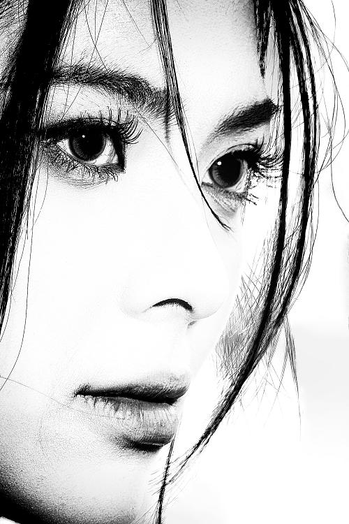 Portrait d'une jeune femme prise en photo de rue à Hanoï au Vietnam