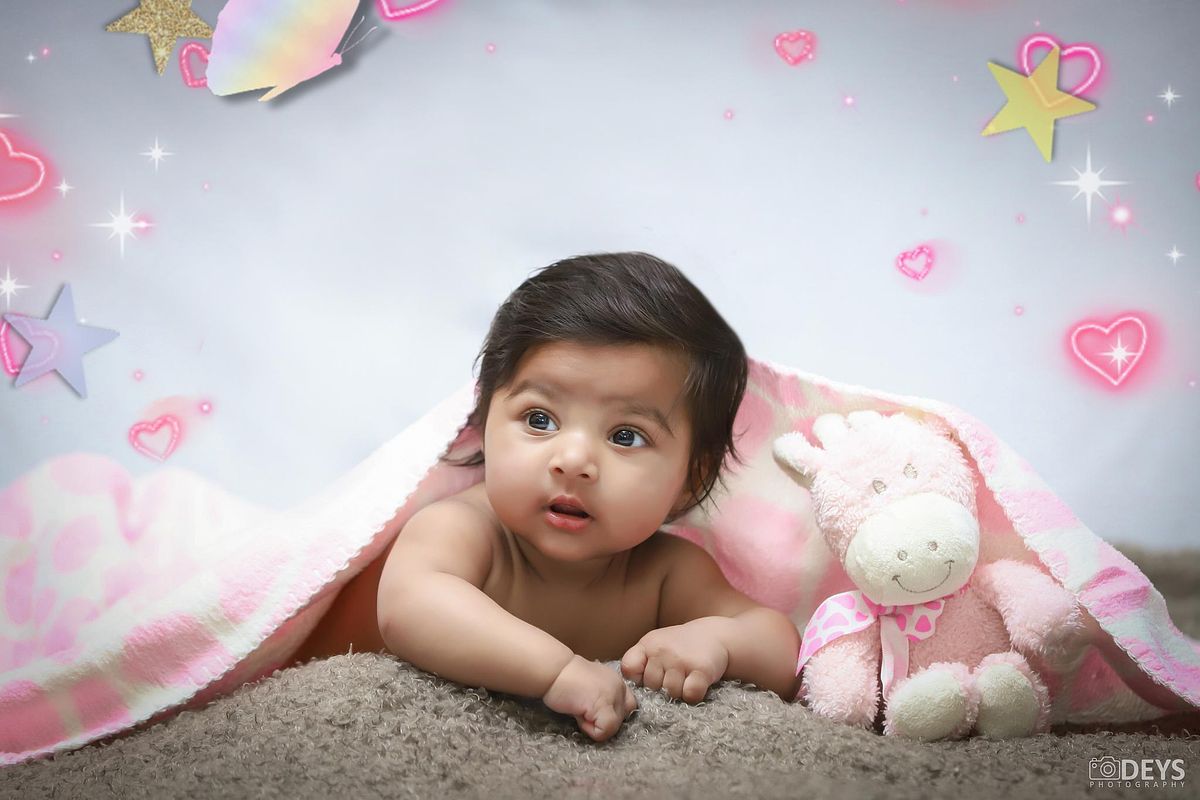 ?Cute baby shoot at home