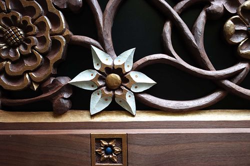carved Star of Bethlehem polychrome painted white and gold