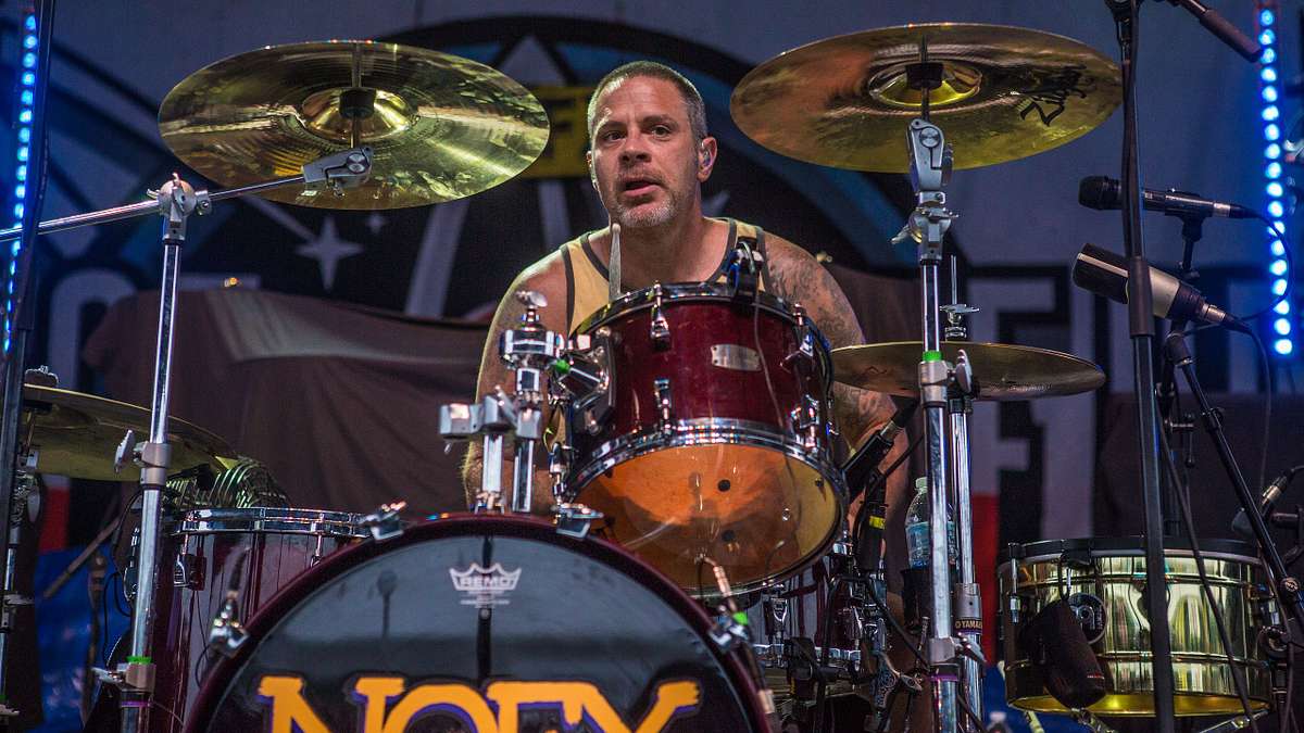 NOFX - 89X Radio's Chill On The Hill - Freedom Hill Amphitheater ...